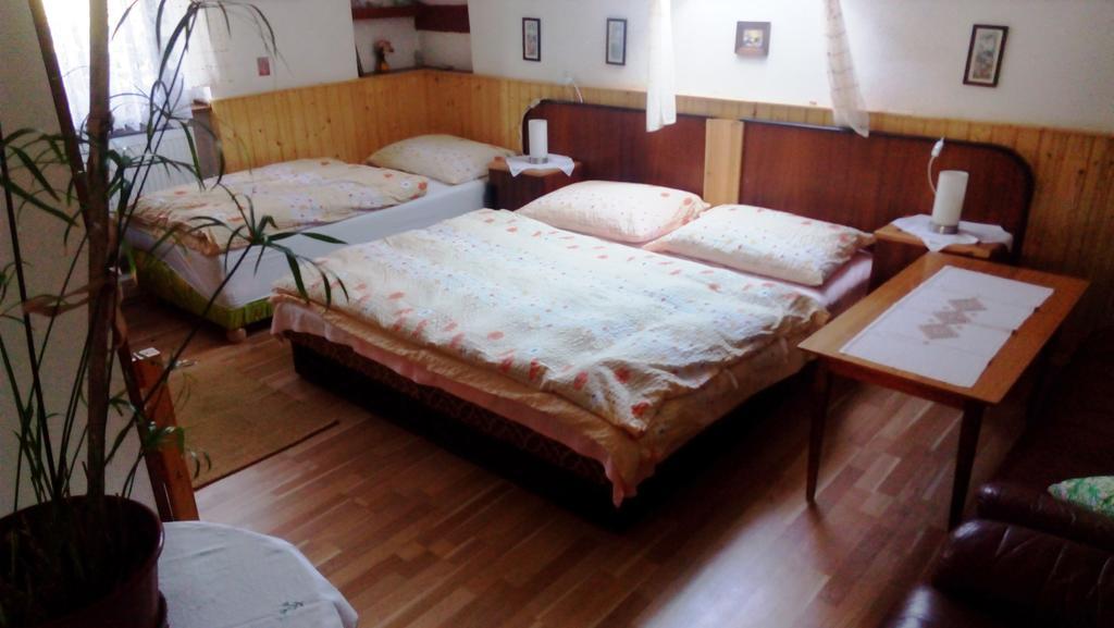 Hotel U Tri Kocek Jablonné v Podještědí Esterno foto