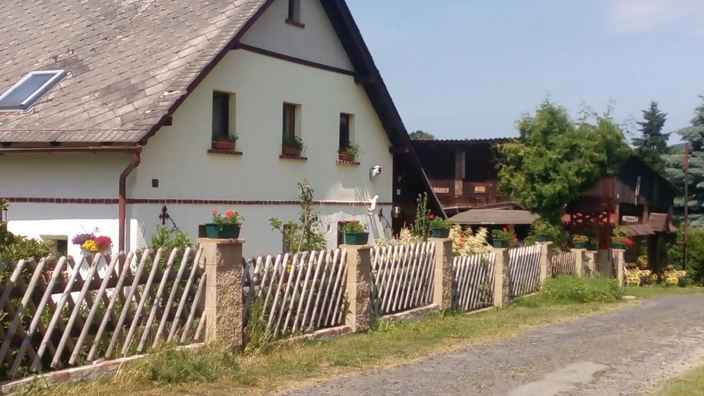 Hotel U Tri Kocek Jablonné v Podještědí Esterno foto