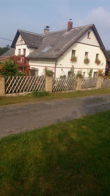 Hotel U Tri Kocek Jablonné v Podještědí Esterno foto